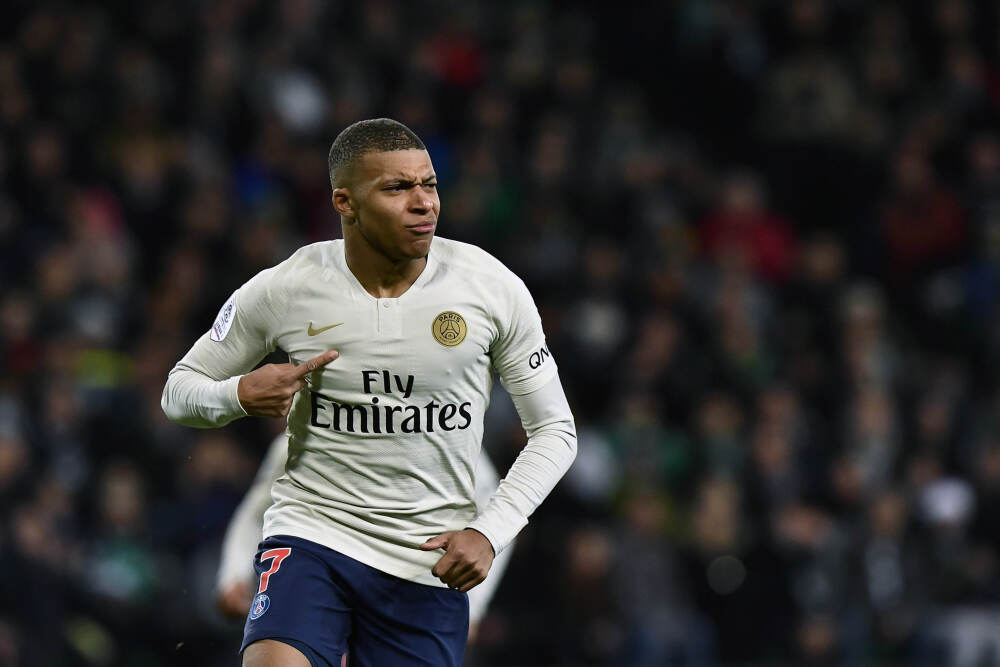 樊振东的含金量不断提升，不是靠央媒多次转发，而是他在四年一遇赛场上能扛得住所有压力，凭行动自我证明他是真正能担责任的男人